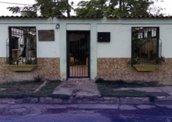 Belkis Yesenia Amaya Bravo y su hijo